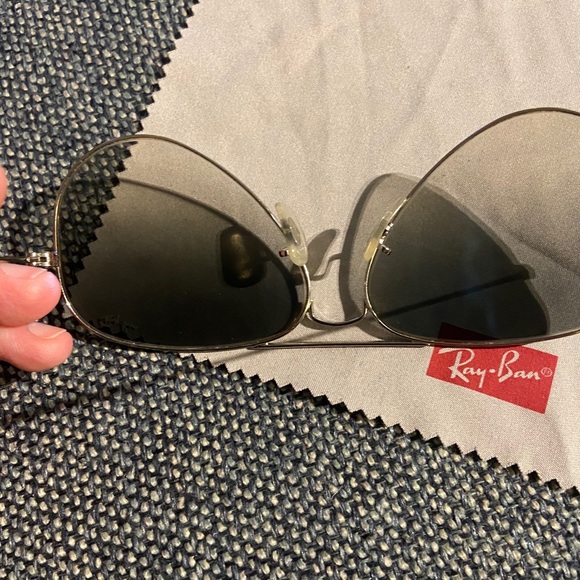 Ray-Ban Aviator Sunglasses Silver